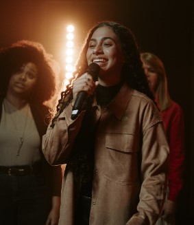 Izabelle Ribeiro lança o seu primeiro feat. com a Quadrangular Worship